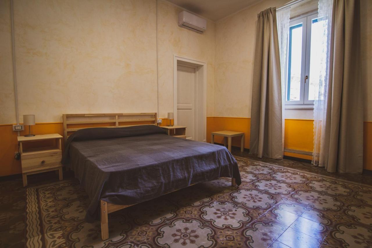 B&B Le Finestre Sul Mare Taranto Exterior photo